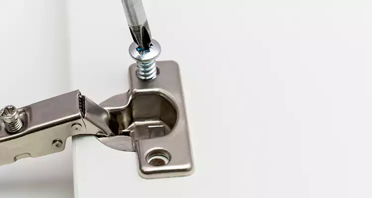 Screen Door Hinge Repair in Hayward, CA