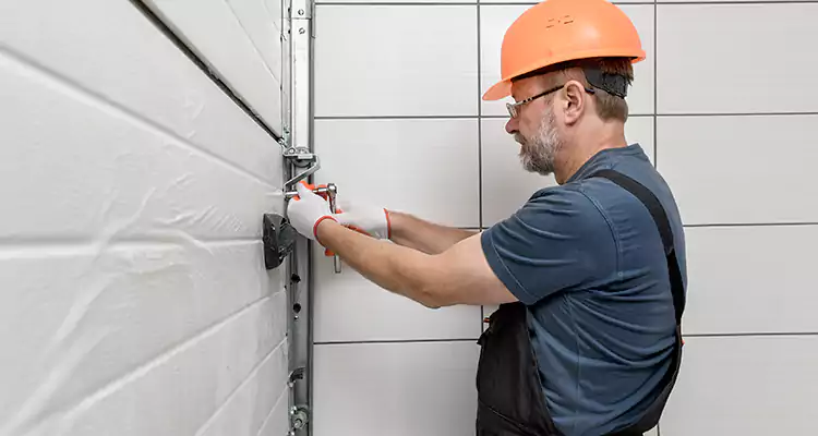 Emergency Garage Door Repair in Hayward, CA
