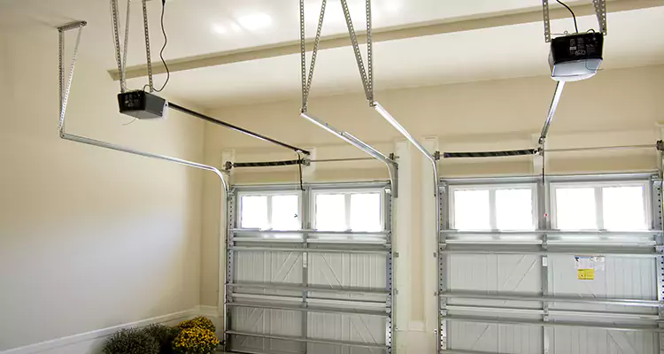 Residential Emergency Garage Door Repair in Hayward, CA